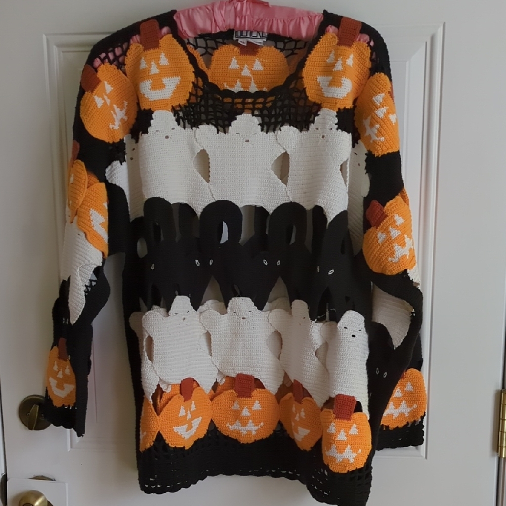 Berek2 Vintage Halloween Crocheted Sweater. Size M/L.